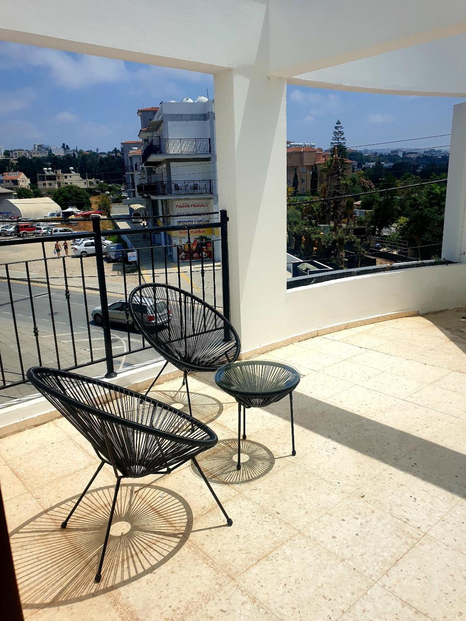 Spacious 2 Bedroom Appartment Near Mall -Internet 1Gbps Paphos Exterior photo